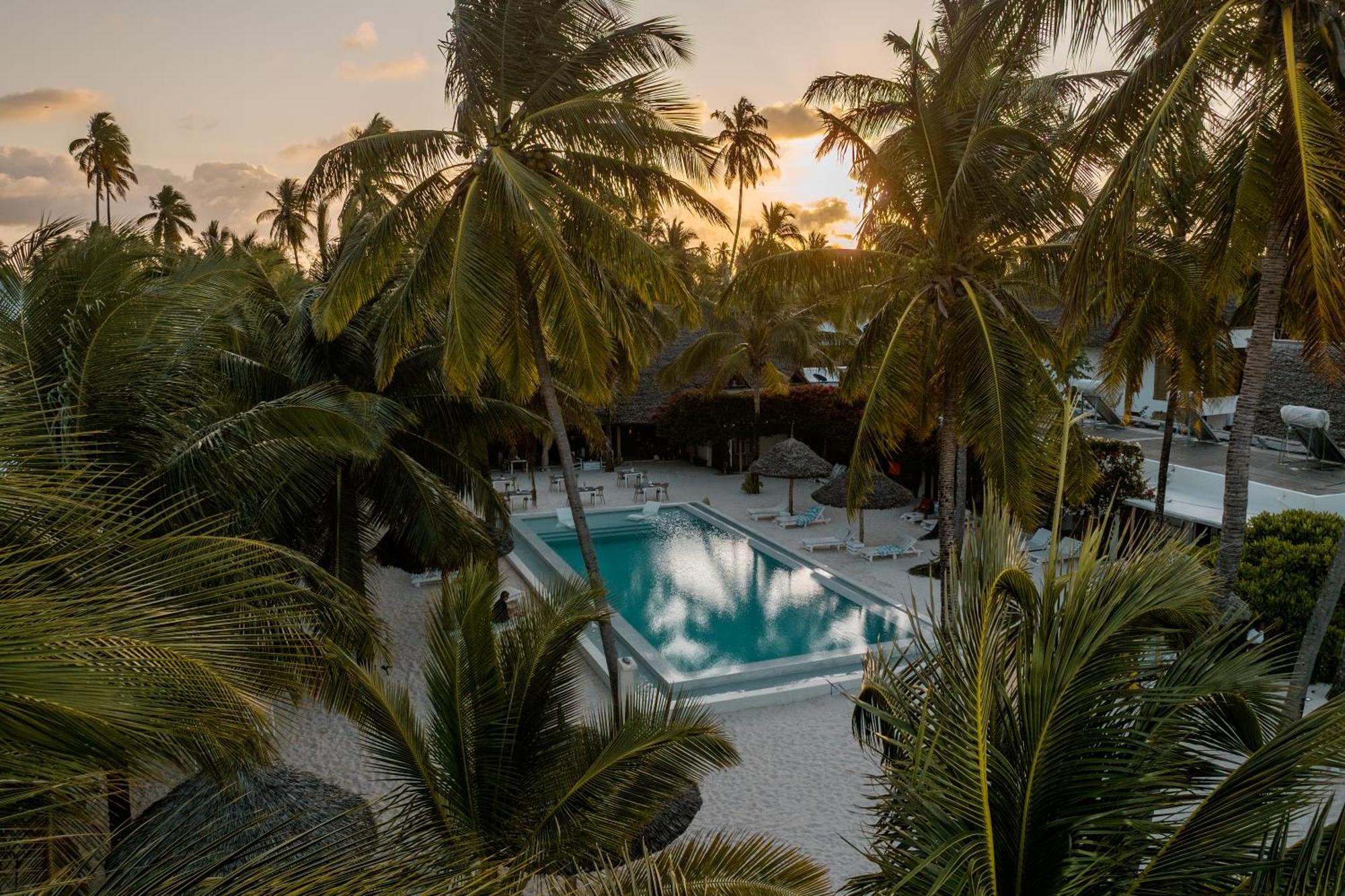 The Loop Beach Resort (Adults Only) 잠비아니 외부 사진